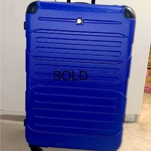 Purple suitcase Brand (none)